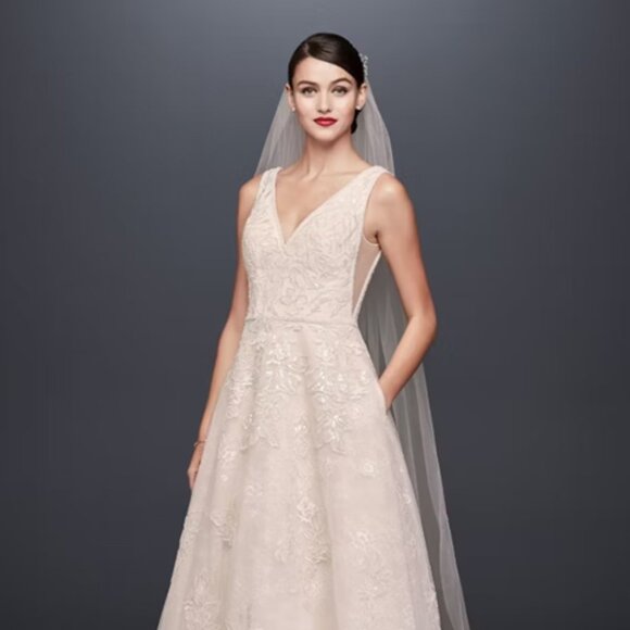 Wedding dress Oleg Cassini SIZE 10